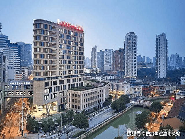 虹口·华润楼盘百科→首页网站→楼盘百科→首页网站→处24小时热线电话k8凯发国际登录华润·外滩瑞府售楼处电话→外滩瑞府售楼中心电线上海(图4)